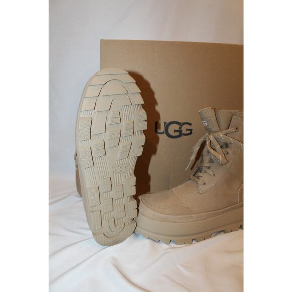 NIB UGG WOMEN'S WATER REPELLENT LEATHER BOOTS SAND SZ 10 - Picture 6 of 6